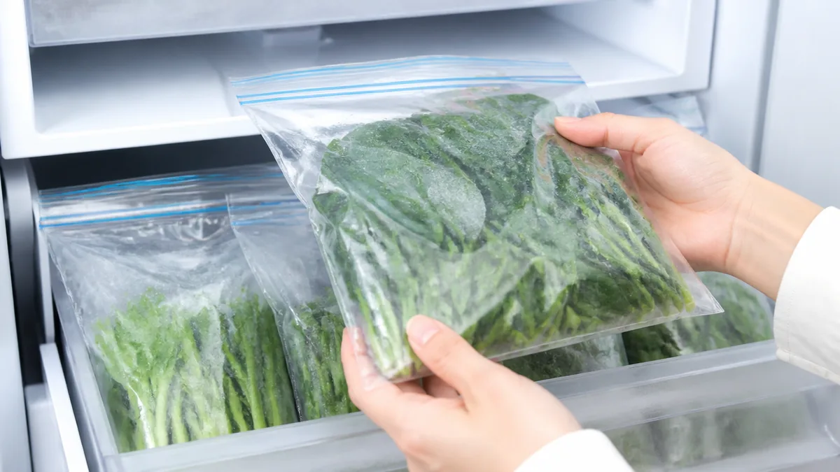 冷凍すれば約1ヶ月!葉物野菜の保存方法・冷凍編の解説画像
