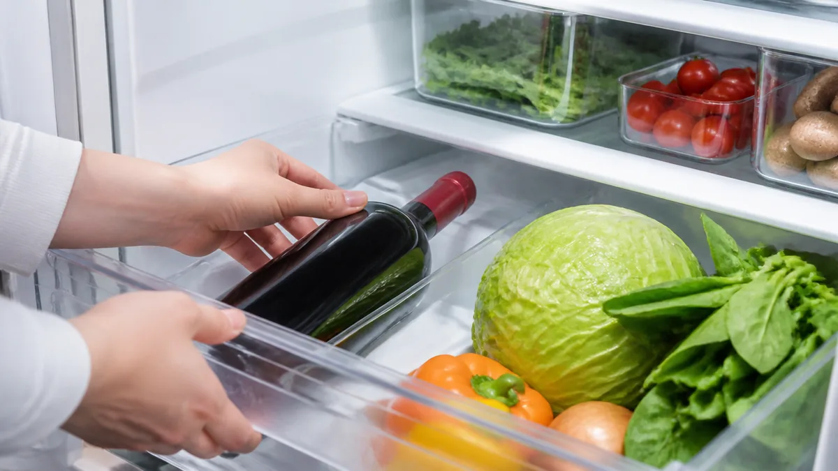 ワインセラーがない家庭は冷蔵庫の野菜室が現実的な保存場所の解説画像